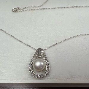 Vantel Pearls Silver and White Teardrop Necklace